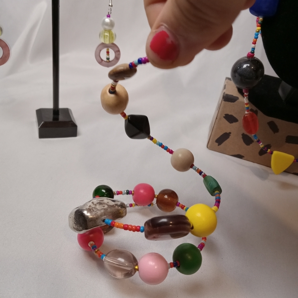 Hand Crafted Multicolor Beaded Necklace Set - Picture 6 of 15